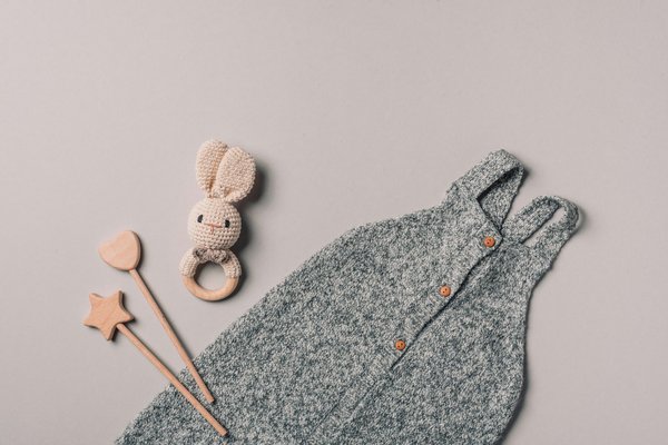 How to Choose the Right Fabric and Style for a Business-Appropriate Romper?