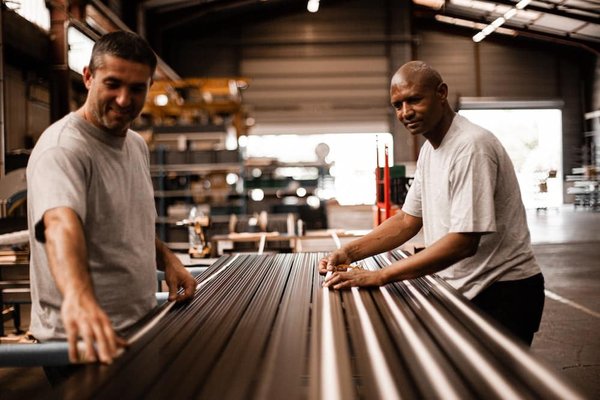 What Are the Appropriate Ways to Wear a Crop Top in a Relaxed Office Setting?